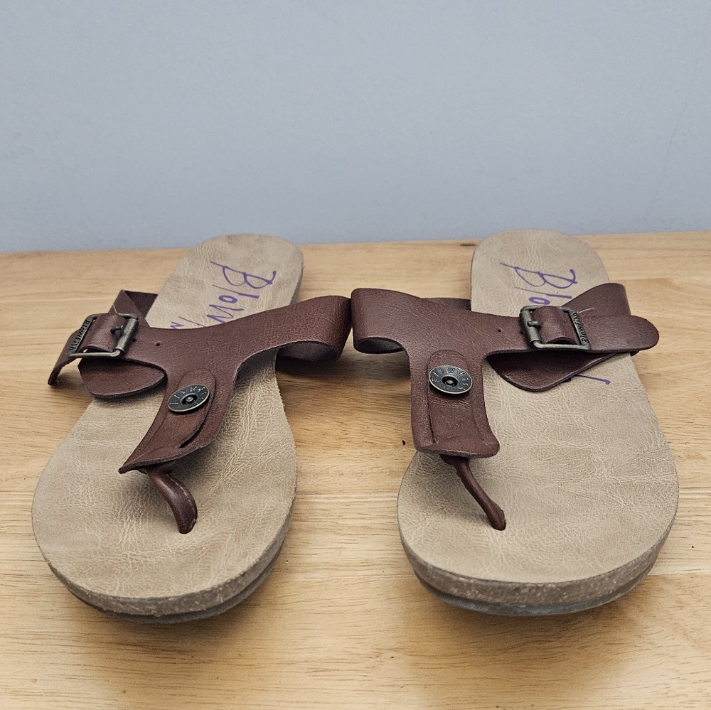 Blowfish Malibu Greco Sandals Brown Vegan Leather T Strap Summer Beach Size 8.5
